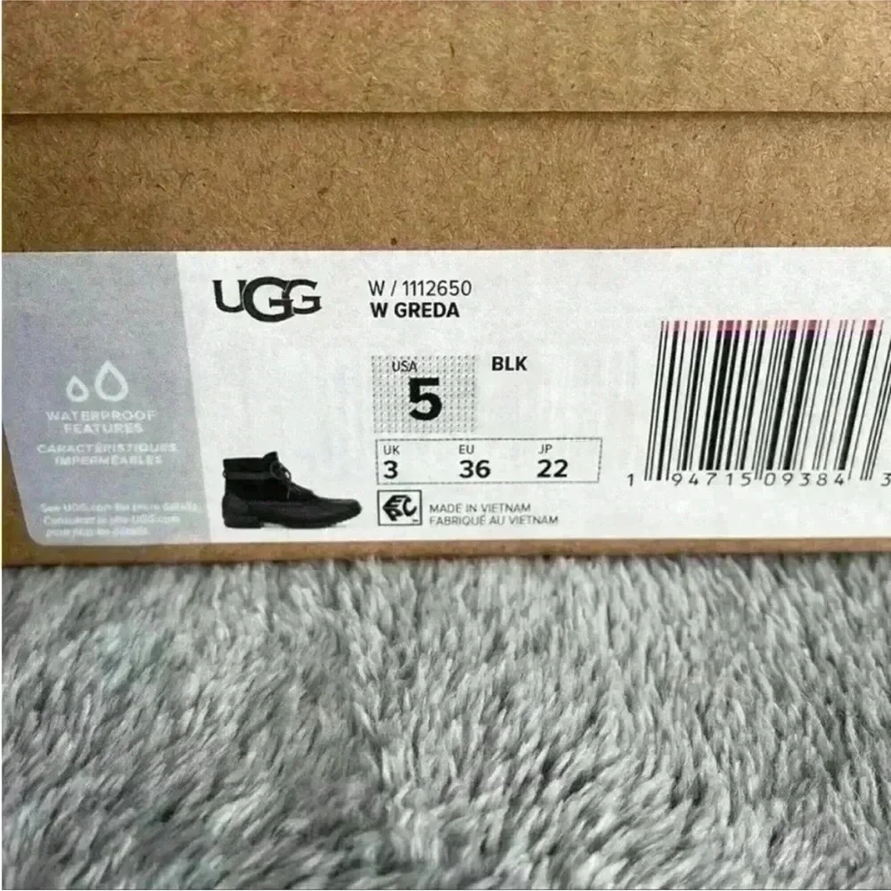 UGG Greda Waterproof Duck Boot in Black Leather/Suede Size 5 NIB